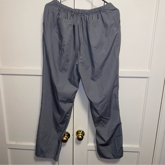 Natural Uniforms Gray Medium Solid V-Neck Scrub Set Medical Scrub Tops Pants - Picture 15 of 16